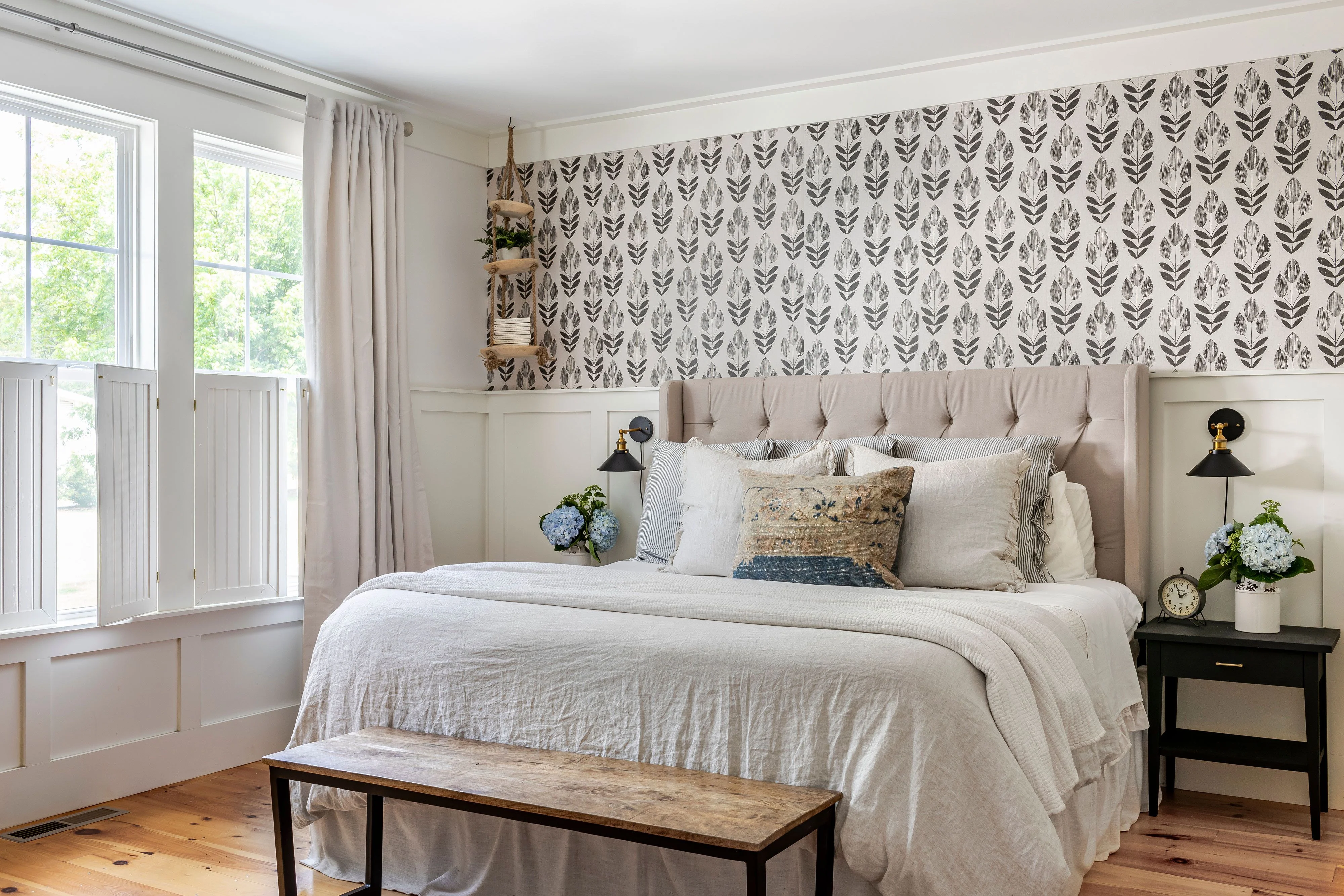 Wallpaper installation in Oakland